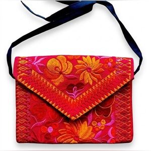 NWOT Beautiful Mexican hand crafted crossbody bag